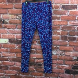 LuLaRoe tall & curvy leggings. Blue flowers
